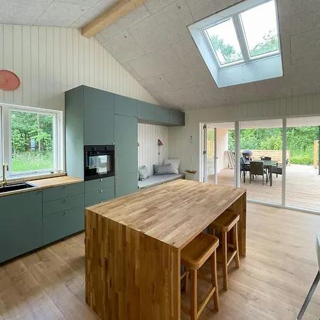 Large House Near Rorvig With Wilderness Bath Vakantiehuis *